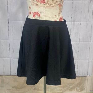 355. Old navy skirt size S